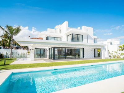 Stunning Contemporary villa in the Golf Valley in Los Flamingos, Marbella