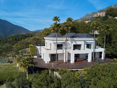 Zeitgenössische Villa in Naturschutzgebiet in Istán, Marbella