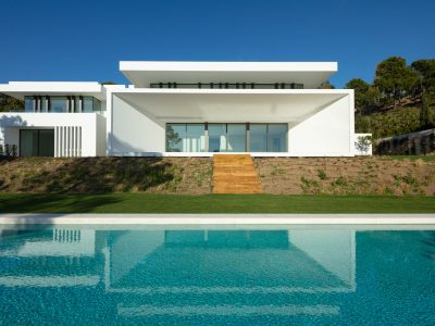 Contemporary Style Villa in a Magnificent Residence in Benahavis, Marbella