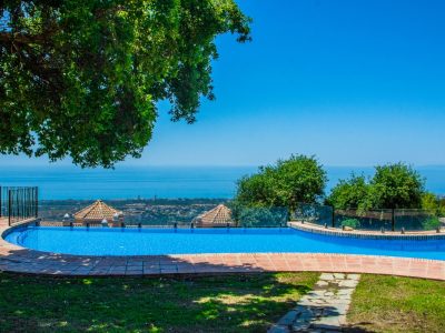 Detached Villa with Fantastic Views, Marbella East