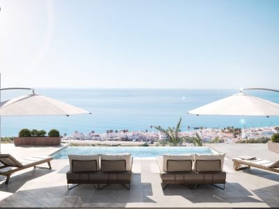 Prachtige moderne villa met zeezicht te koop in La Duquesa, Estepona, Marbella