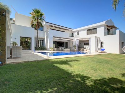 Luxe villa te koop in La Reserva de la Quinta, Benahavis, Marbella
