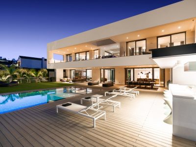 Moderne ultramoderne villa te koop in La Alqueria, Marbella