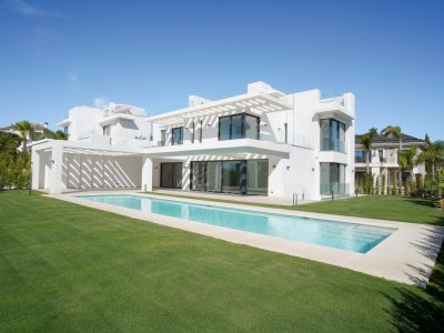 Nieuw gebouwde villa te koop in Benahavis, Marbella