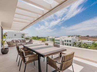 Modern duplex penthouse in exclusieve gemeenschap, Benahavis, Marbella