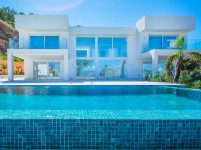 Modern Villa with Breath Taking Views for Sale in Marbella East, Marbella