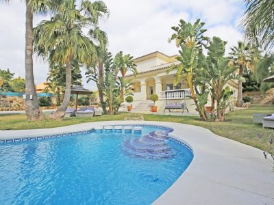 Prestigieuze villa met zeven slaapkamers in New Golden Mile, Marbella