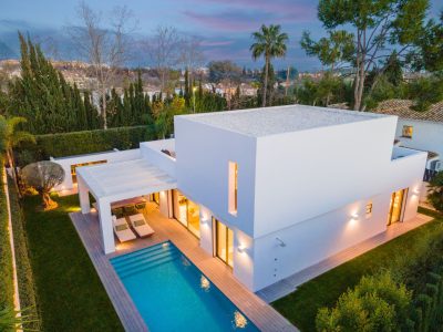 Moderne villa te koop in Guadalmina Golf, San Pedro, Marbella