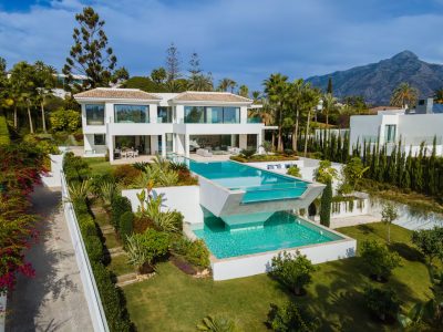 Stunning Modern Villa for Sale in Nueva Andalucía, Marbella
