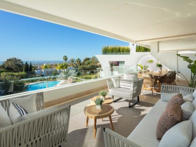 Modern penthouse te koop met adembenemend uitzicht op zee in Golden Mile, Marbella