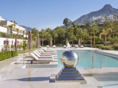 Luxuriöses Gartenapartment, komplett möbliert in der Golden Mile, Marbella