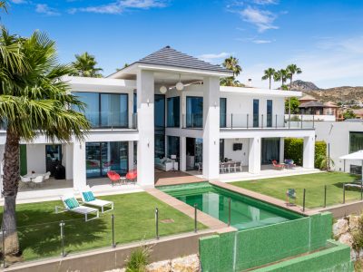 Contemporary Modern Villa for Sale in La Alqueria, Benahavis, Marbella