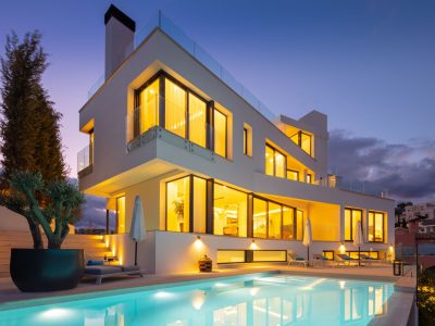 Eigentijdse stijl villa te koop in La Quinta, Benahavis, Marbella