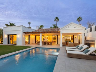 Prachtige villa in moderne en klassieke stijl te koop in Nueva Andalucia, Marbella