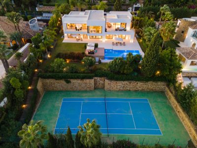 Villa de estilo moderno en venta en Nueva Andalucía, Marbella