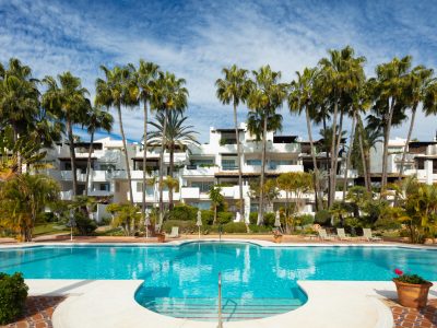 Luxe modern penthouse te koop in Golden Mile, Marbella
