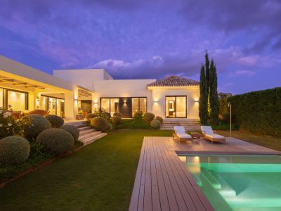 Contemporary Villa for Sale in Nueva Andalucía, Marbella