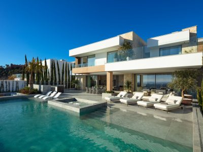 Contemporary Villa for Sale in La Quinta, Benahavis, Marbella