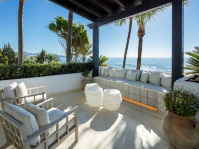 Modernes Penthouse am Strand zum Verkauf in der Golden Mile, Marbella