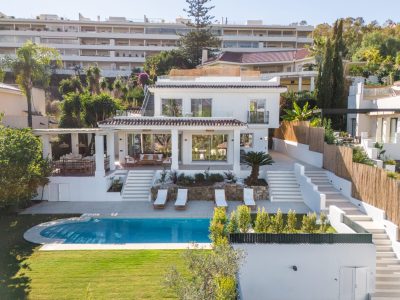 Moderne villa te koop in Las Brisas, Nueva Andalucia, Marbella