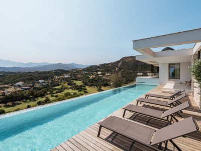 Moderne nieuwe villa te koop in Marbella Club Golf, Benahavis