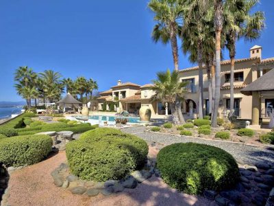 Frente a la playa espectacular mansión, Los Monteros, Marbella