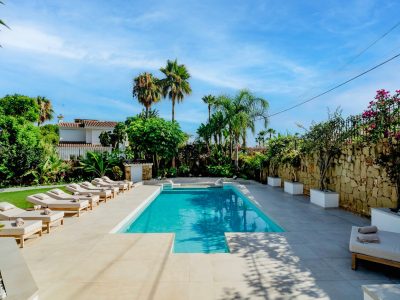 resizeAX1nQV8c pool