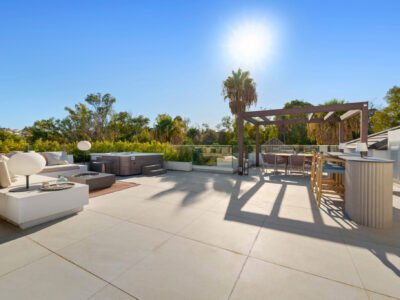 SV2403_22944150-large